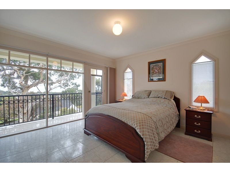 4 Fernbank Road, Victor Harbor SA 5211