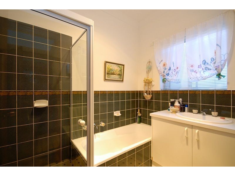 10 Dolphin Ave, Encounter Bay SA 5211
