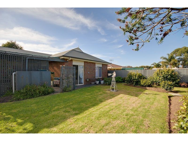 10 Dolphin Ave, Encounter Bay SA 5211