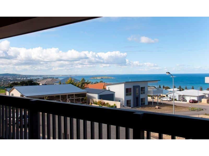 6 Barton Court, Encounter Bay SA 5211