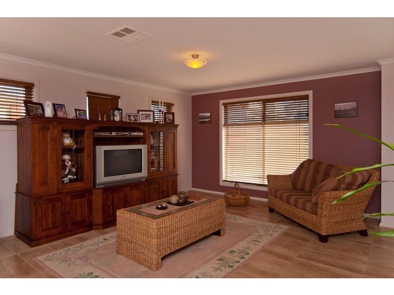 6 Barton Court, Encounter Bay SA 5211
