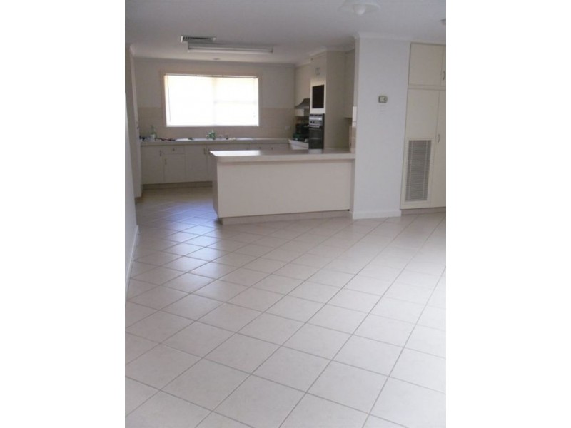 37 Renown Avenue, Victor Harbor SA 5211