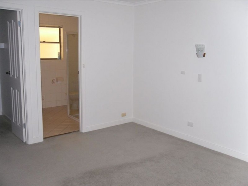 37 Renown Avenue, Victor Harbor SA 5211