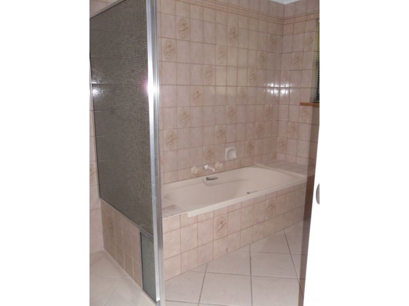 37 Renown Avenue, Victor Harbor SA 5211