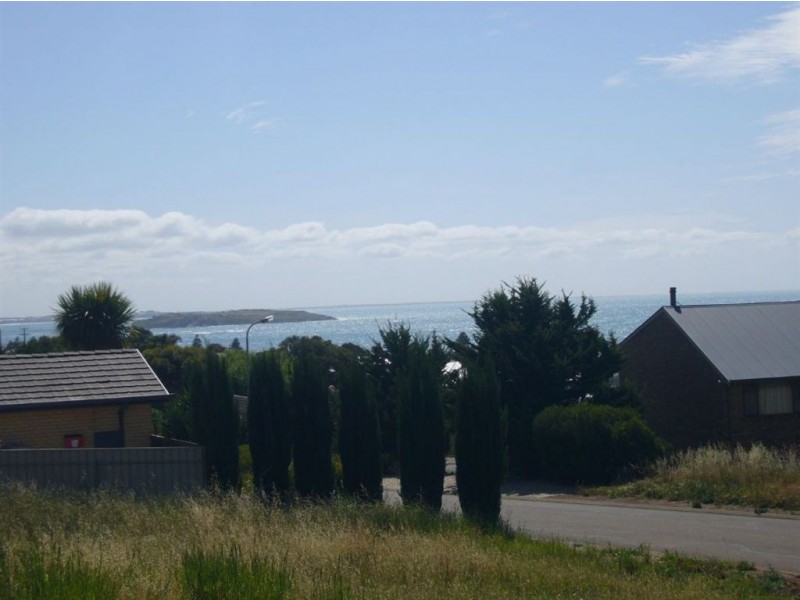 8 Davies Street, Encounter Bay SA 5211
