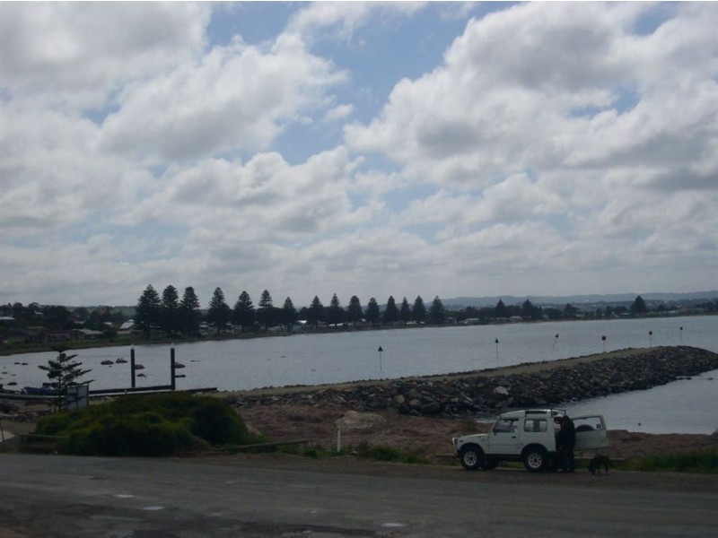 8 Davies Street, Encounter Bay SA 5211