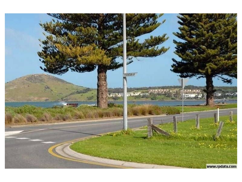 4 Fountain Avenue, Encounter Bay SA 5211