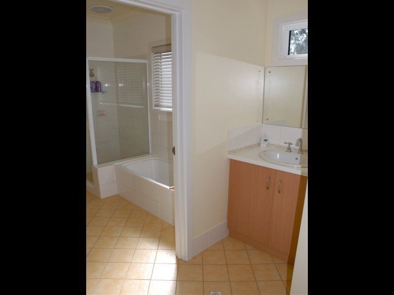 4 Fountain Avenue, Encounter Bay SA 5211