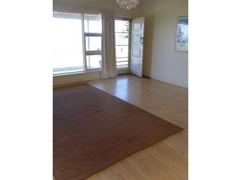 8 Bridge Tce, Victor Harbor SA 5211