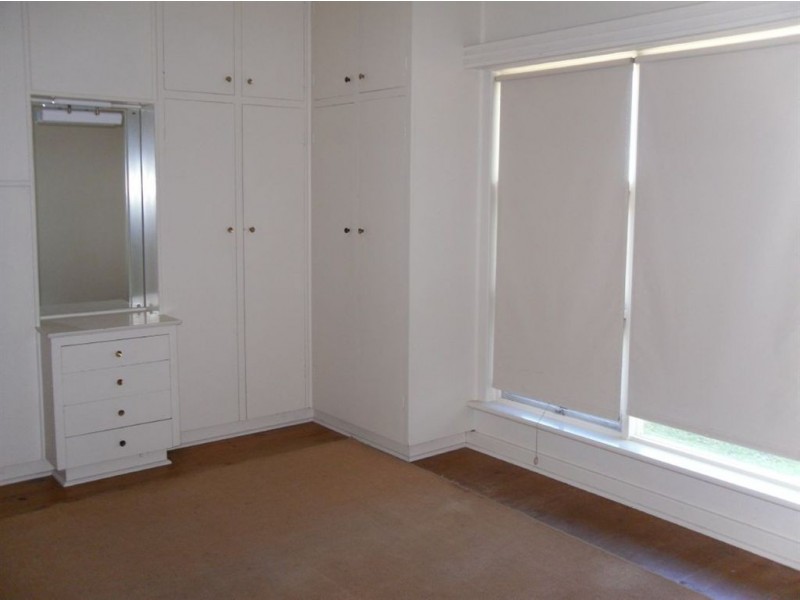 8 Bridge Tce, Victor Harbor SA 5211