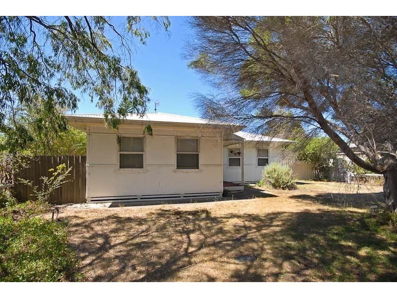 104 Victoria Street, Victor Harbor SA 5211