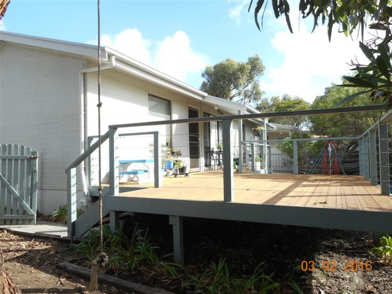 9 Wood Street, Encounter Bay SA 5211