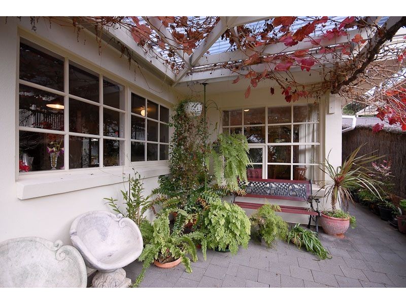 4 Fernbank Road, Victor Harbor SA 5211