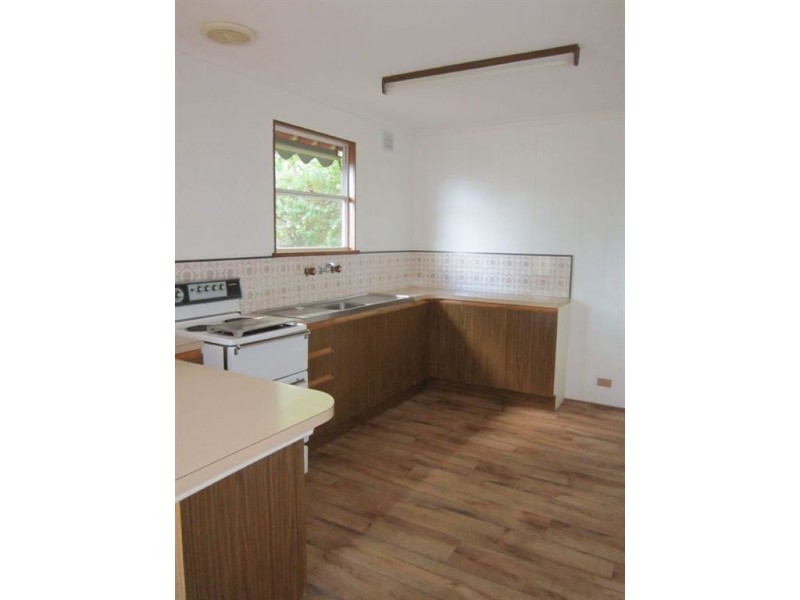 15 Marlborough Ave, Victor Harbor SA 5211