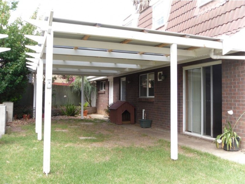 9 Warland Ave, Victor Harbor SA 5211