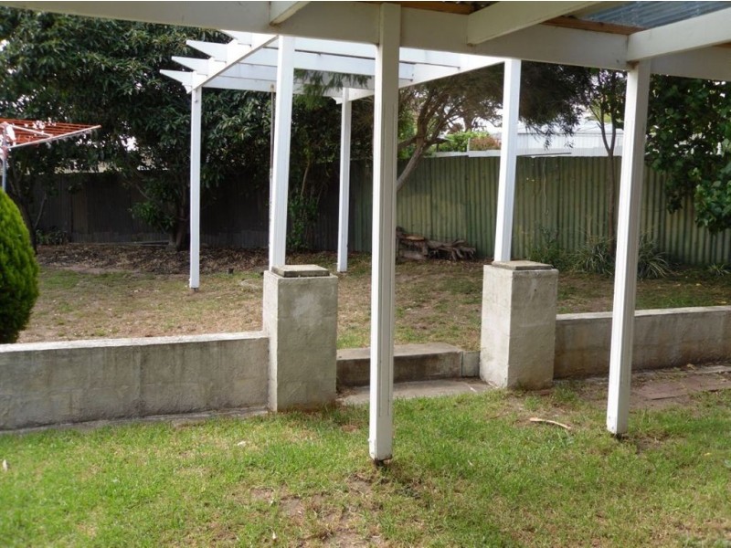 9 Warland Ave, Victor Harbor SA 5211