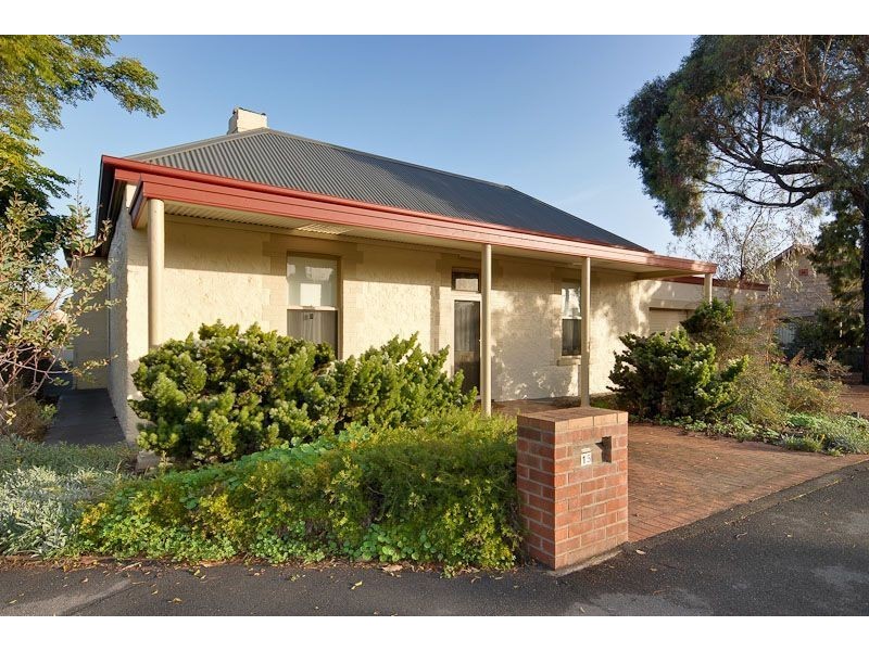 15 Burke Street, Victor Harbor SA 5211