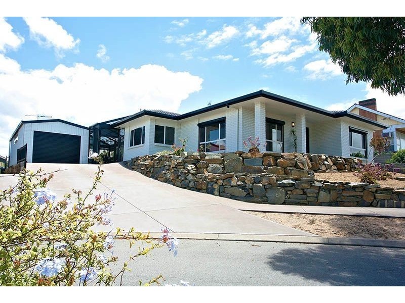 2 Edzell Court, Victor Harbor SA 5211