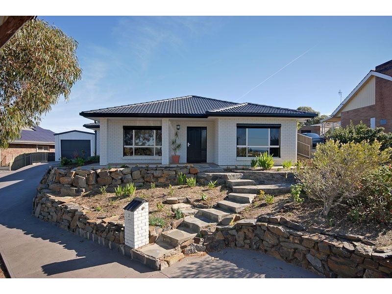2 Edzell Court, Victor Harbor SA 5211