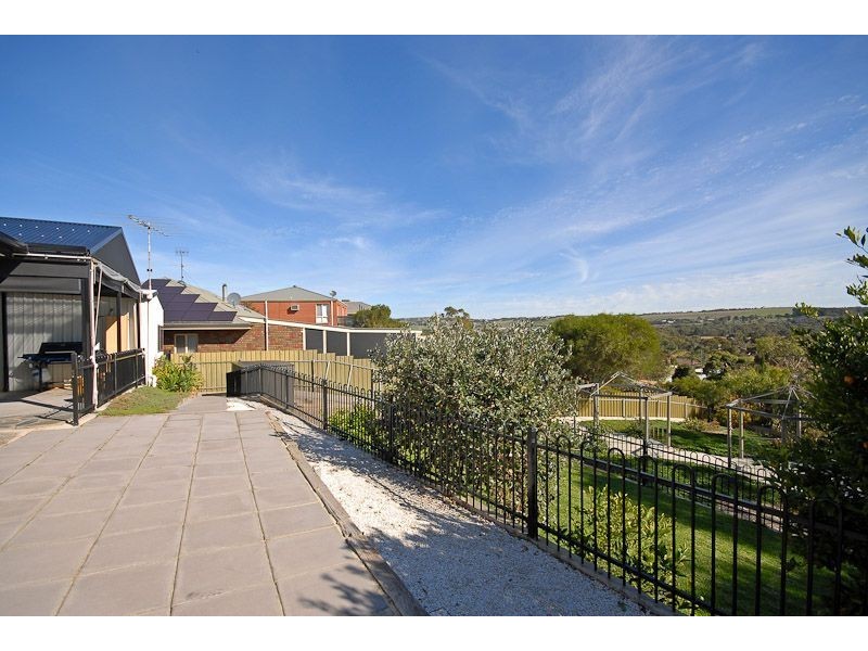 2 Edzell Court, Victor Harbor SA 5211