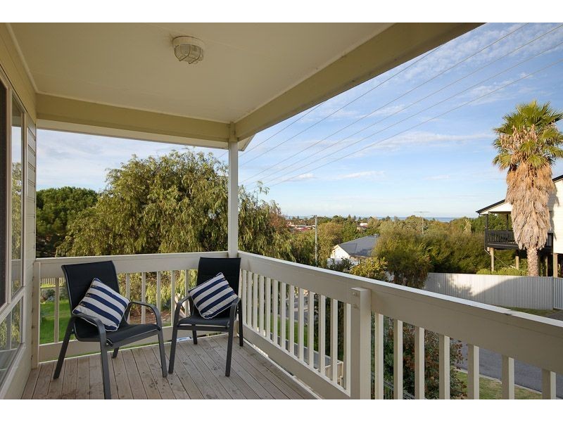 19 Sweetman Avenue, Encounter Bay SA 5211