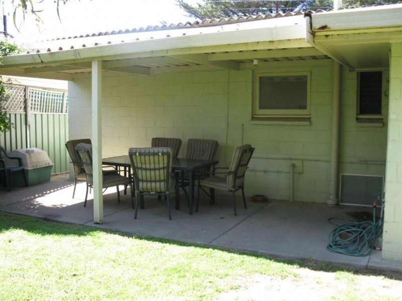 25 Petrel Ave, Encounter Bay SA 5211