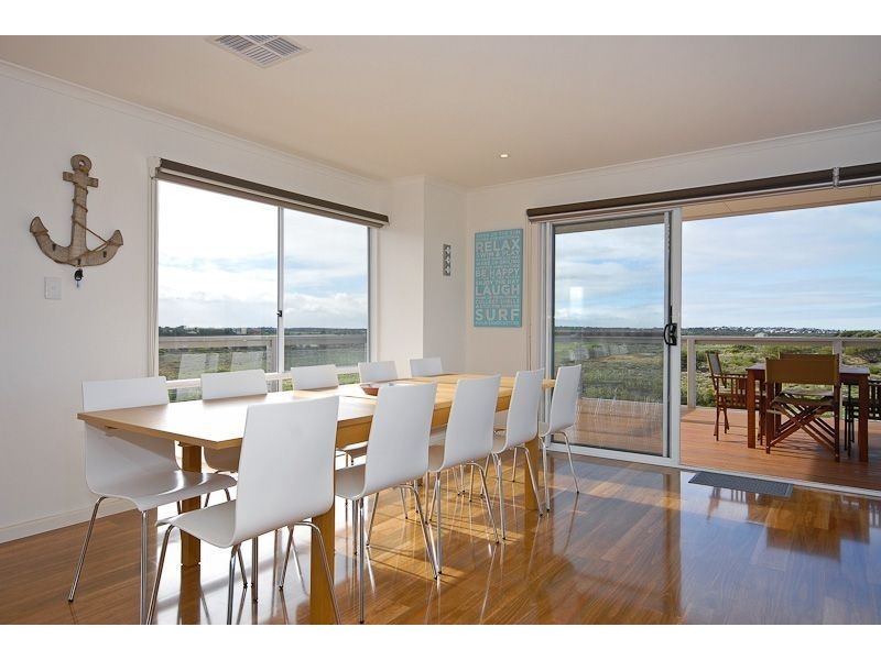 2 Hero Avenue, Middleton SA 5213