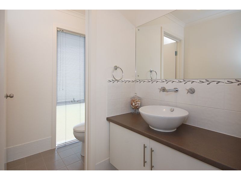 2 Hero Avenue, Middleton SA 5213