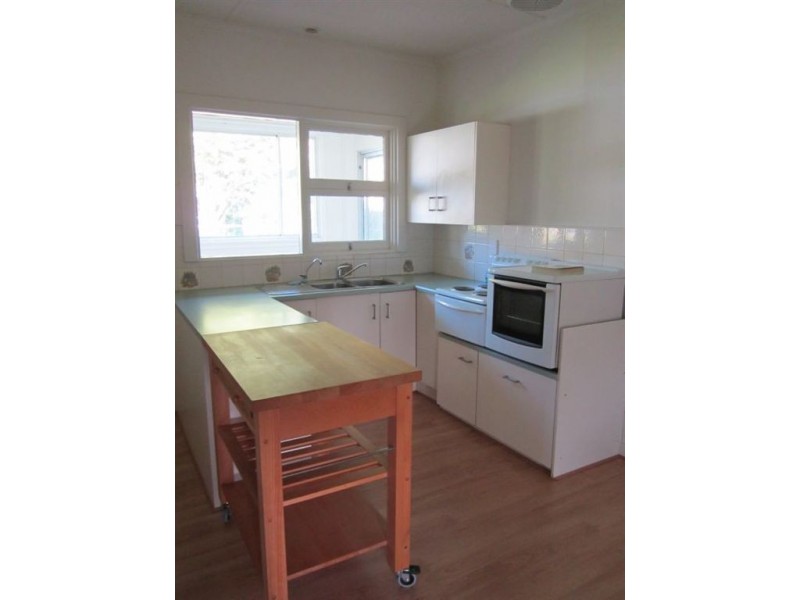 4 Hillview Road, Victor Harbor SA 5211