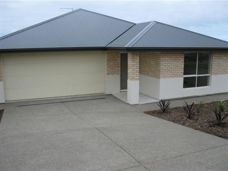 8 Scarlett Crt, Encounter Bay SA 5211