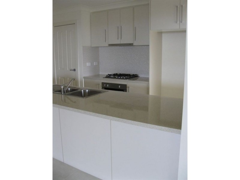 8 Scarlett Crt, Encounter Bay SA 5211