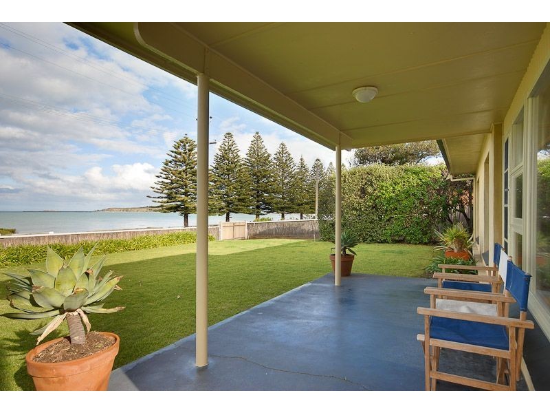 8 Bridge Terrace, Victor Harbor SA 5211