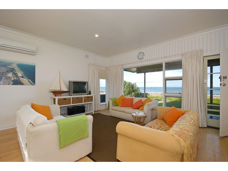 8 Bridge Terrace, Victor Harbor SA 5211