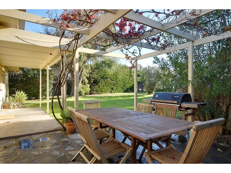 8 Bridge Terrace, Victor Harbor SA 5211