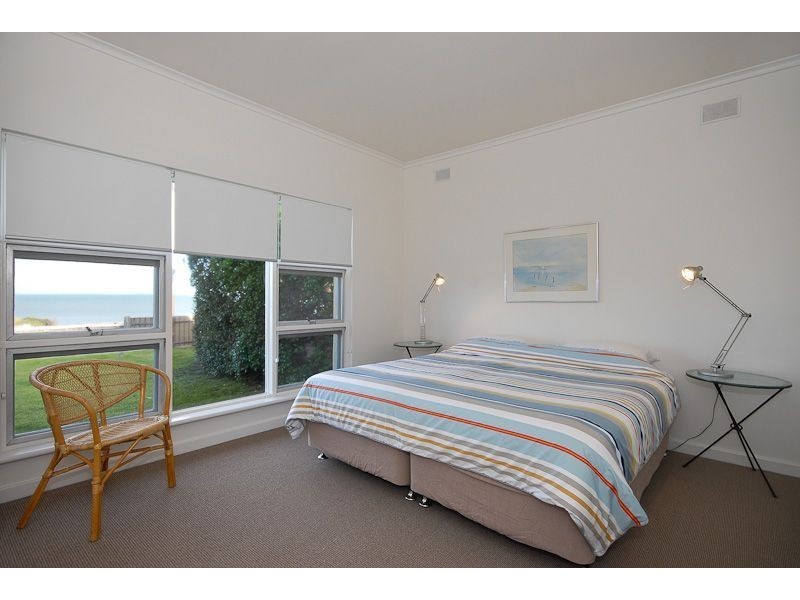 8 Bridge Terrace, Victor Harbor SA 5211