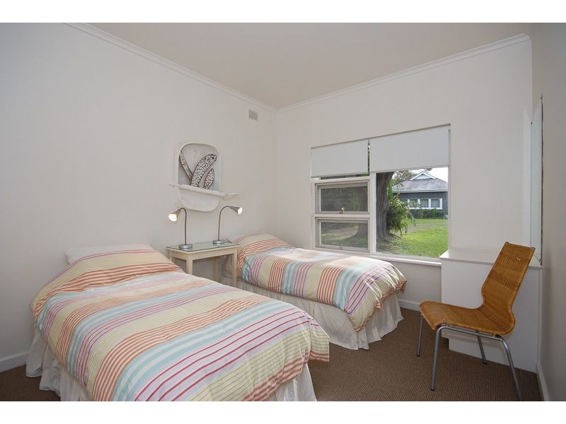 8 Bridge Terrace, Victor Harbor SA 5211