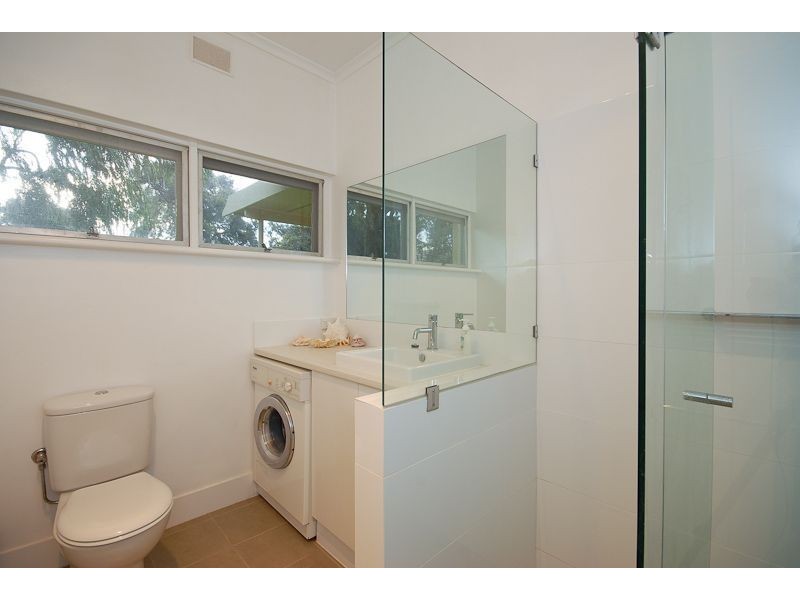 8 Bridge Terrace, Victor Harbor SA 5211