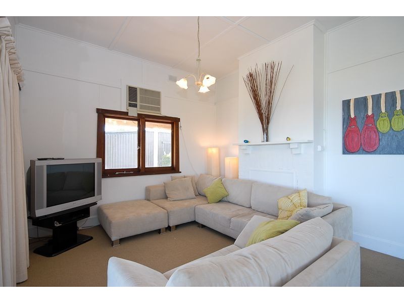 72 Hindmarsh Road, Victor Harbor SA 5211