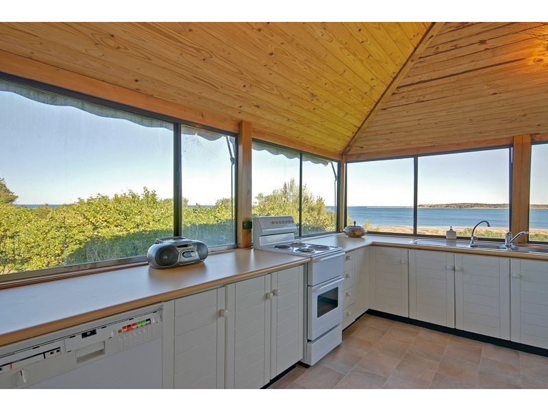 72 Hindmarsh Road, Victor Harbor SA 5211