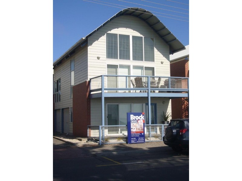 1/16 Flinders Parade, Victor Harbor SA 5211