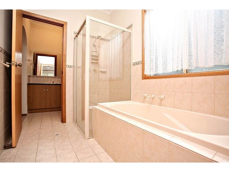 17 Holder Road, Victor Harbor SA 5211