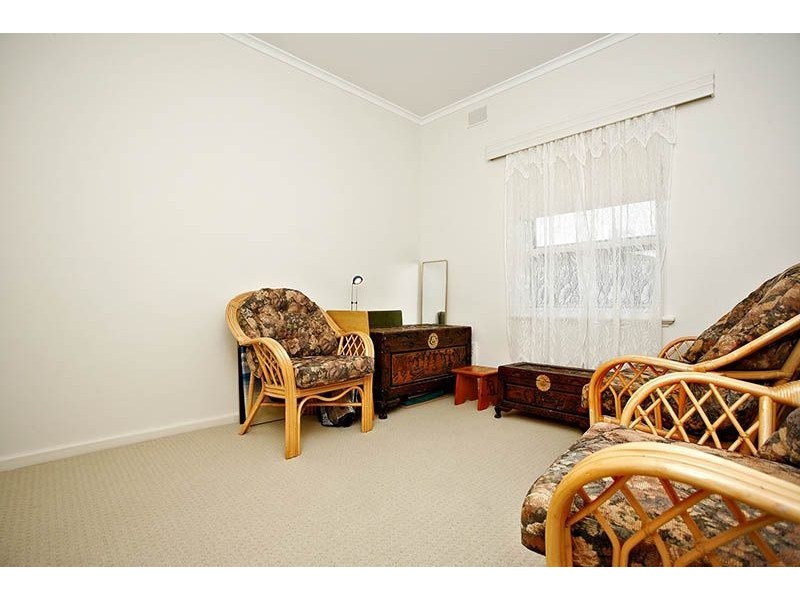 16 Greenhills Road, Victor Harbor SA 5211