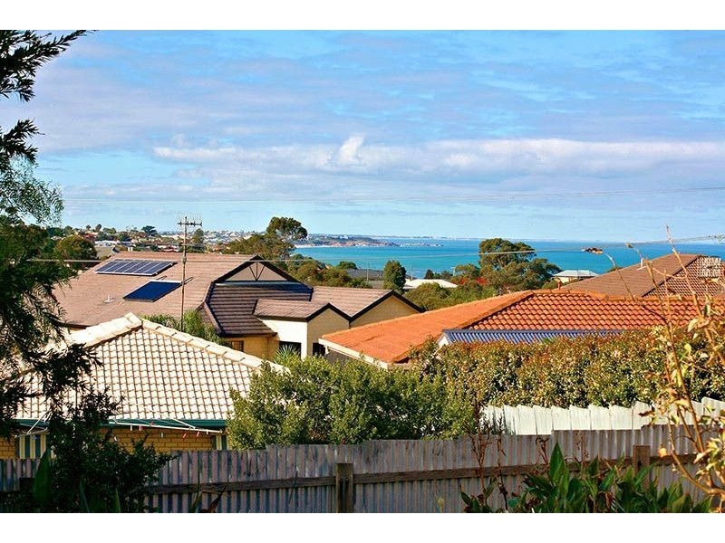 16 Greenhills Road, Victor Harbor SA 5211