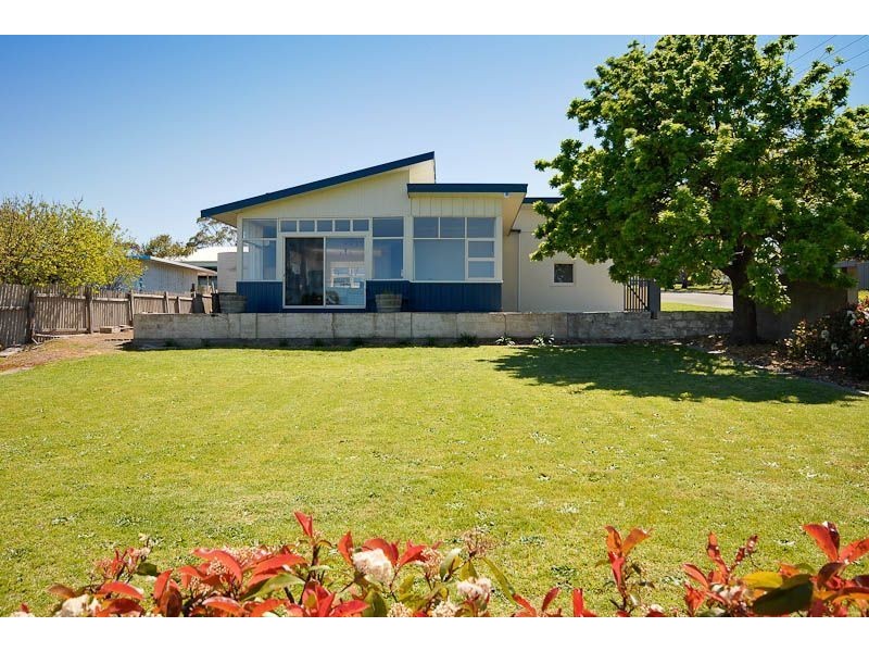 11 Adamson Street, Hayborough SA 5211