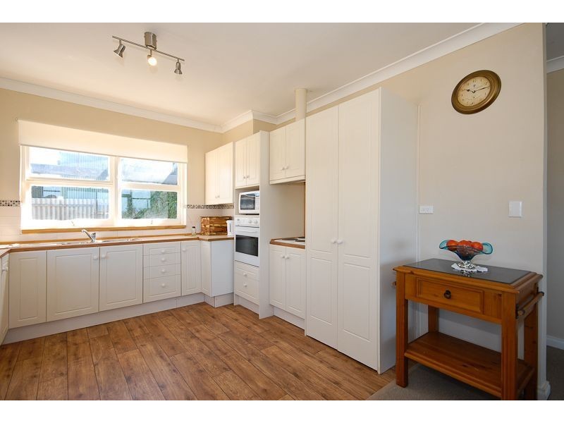 11 Adamson Street, Hayborough SA 5211