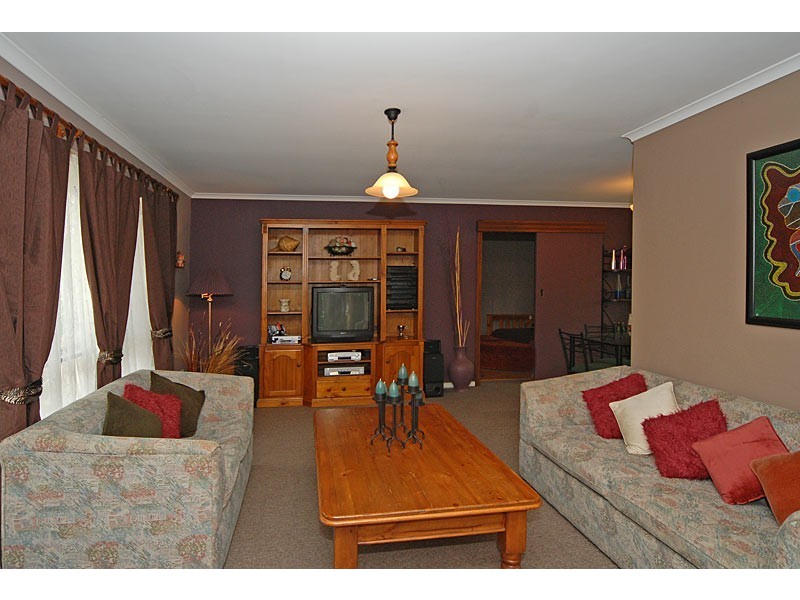 5 Marlborough Ave, Victor Harbor SA 5211