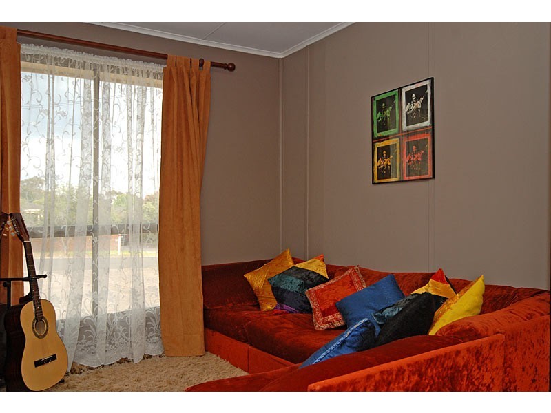 5 Marlborough Ave, Victor Harbor SA 5211