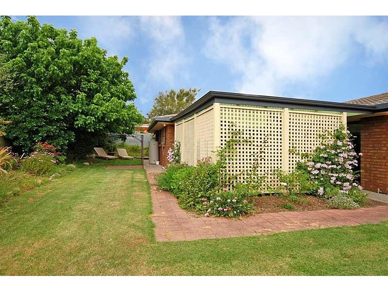 5 Marlborough Ave, Victor Harbor SA 5211