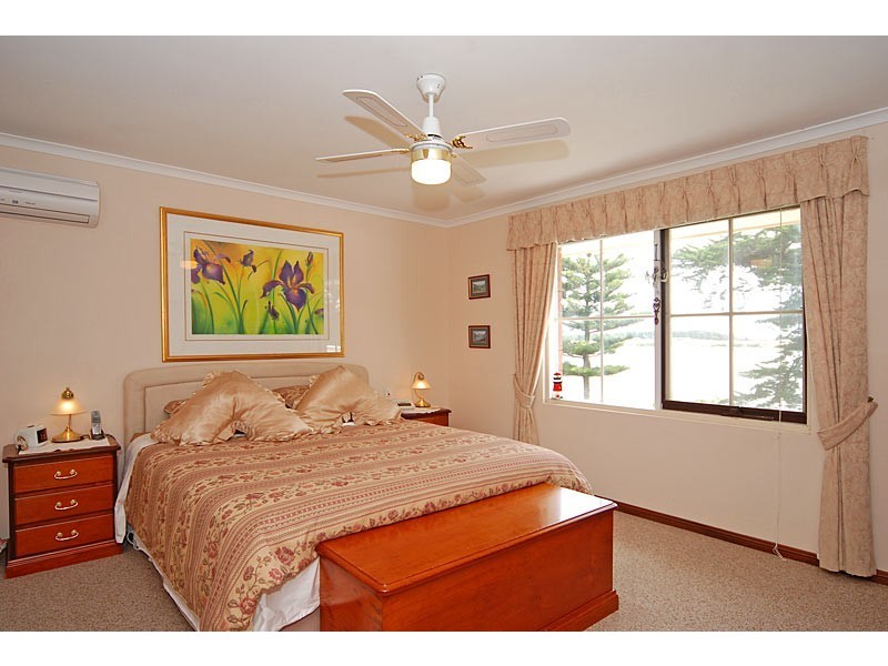 11 Finniss Street, Clayton SA 5256