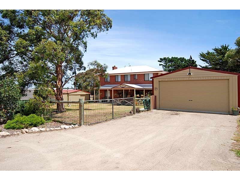 11 Finniss Street, Clayton SA 5256